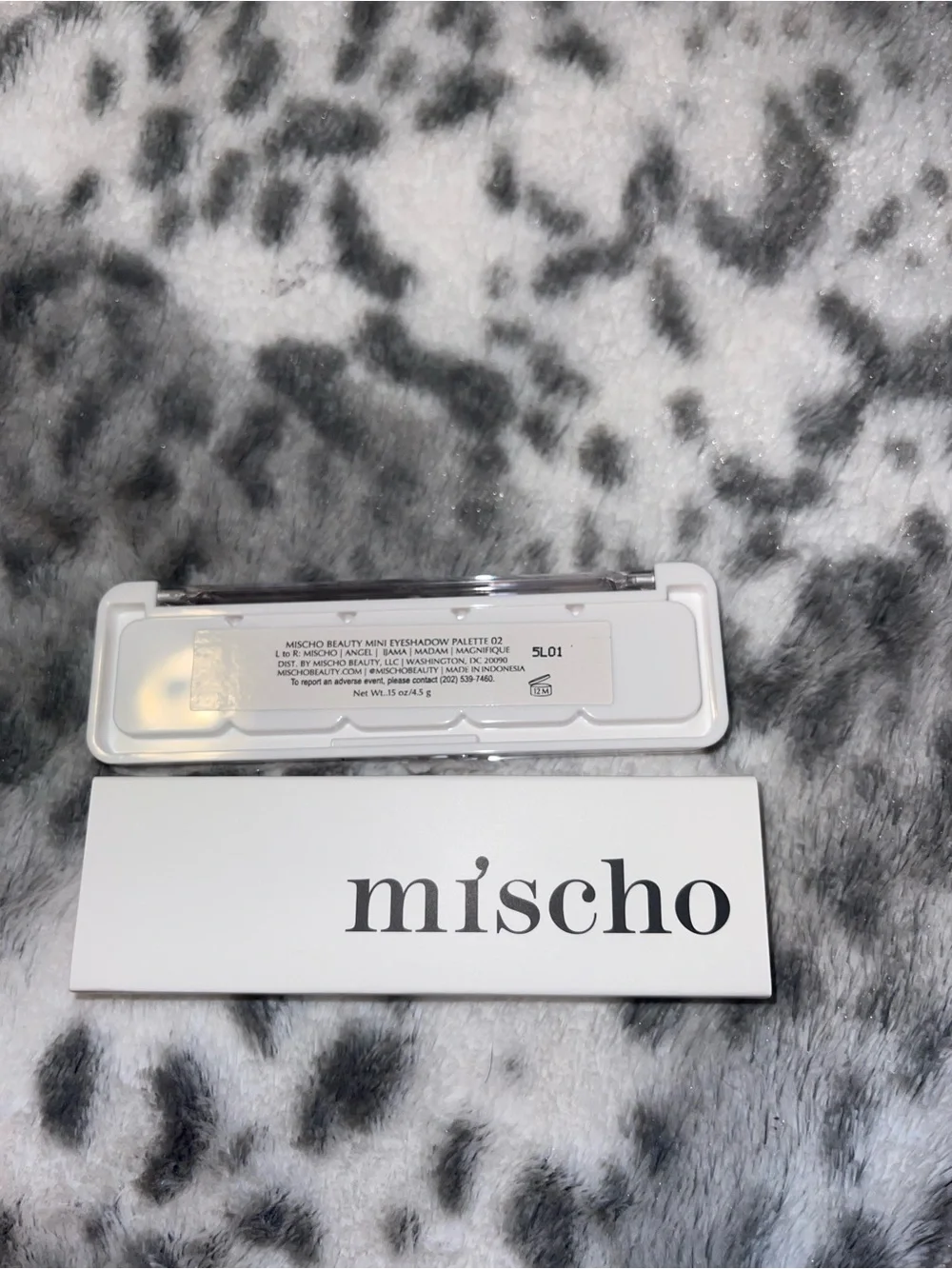 Mischo beauty eyeshadow palette